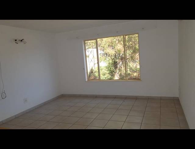 2 BEDROOM PROPERTY TO RENT IN HELDERKRUIN
